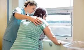 Colul se dilata de la 8 la 10 cm, iar membranele se pot rupe. DupÄƒ 20 Ore De Travaliu Innebunisem De Durere È™i Am Pleznit MoaÈ™a SÄƒraca Venise SÄƒ MÄƒ LiniÈ™teascÄƒ MÄƒmici Club