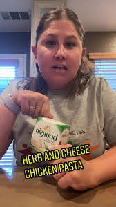 Kellie Cain's Instagram, Twitter & Facebook