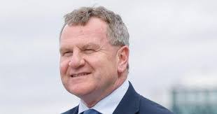 Veronica Halpin's Instagram, Twitter & Facebook