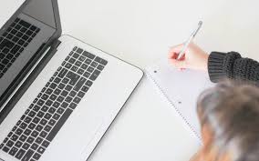 Quelles sont les formations qui conduisent au métier ? Les 6 Qualites D Un Bon Traducteur Freelance Acolad Community