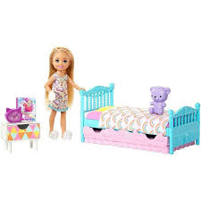 Es gibt nicht nur das vor einer bunten kulisse zwischen ästen und blättern befestigte baumhaus, sondern auch eine in den. Barbie Chelsea Puppe Schlafzimmer Spielset Barbie Chelsea Doll Chelsea Doll Barbie Bedroom