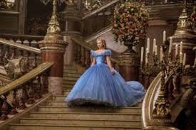 How she lived with her cruel stepmother and two stepsister. Dongeng Cinderella Yang Berisiko Halaman All Kompas Com
