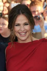 Ein roter teppich ist ein meist lang ausgerollter teppich, auf dem prominente personen (stars, staatsoberhäupter etc.) gehen. Jennifer Garner Frisuren Die 12 Schonsten Frisuren Zum Ausprobieren
