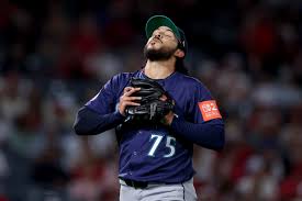 Angels' Zach Neto has walk-off hit against Mariners to cap bobblehead night  – Orange County Register