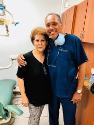 Dr. Anselmo Rodriguez - Dentista