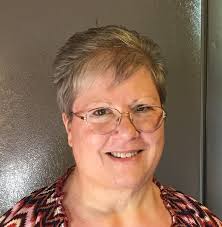 Kim Karch's Instagram, Twitter & Facebook