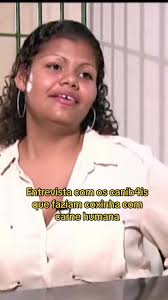 Os Três Cachorros Comendo Coxinha