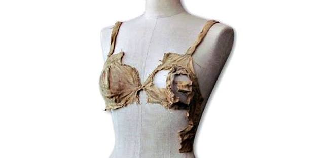 😜 The Worlds Oldest Over The Shoulder Boulder Holder 😜 . 😜 In 2008, four  bras were discovered under the floorboards of Lengberg Castle in Austria.  The four linen bras were decorated