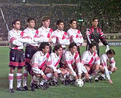 Para a determinação das chaves da fase de oitavas de final em diante, as equipes foram divididas entre os primeiros colocados e os segundos colocados na fase de grupos, definindo os cruzamentos da seguinte forma: Tphoto V Twitter River Plate Team 1996toyota European And South American Cup 1996 Intercontinental Cup Juventus Italy Vs River Plate Argentine 1 0 At National Stadium Intokyo Japan Att 48 305 26 Nov 1996 Photo