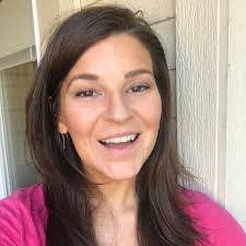 Danielle Landreth's Instagram, Twitter & Facebook