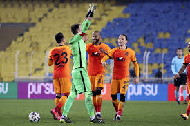 2004 yılına kadar uruguay'ın montevideo wanderers takımının altyapısında forma giyen genç kaleci. Fernando Muslera I Honor My Mother With The Victory