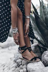 15 Best Travel Shoes For Women 2021 Comfortable Shoes For Walking Comfortable Travel Shoes Vacation Shoes Travel Shoes