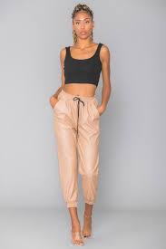 Le pantalon chino est notre marque de fabrique, notre modèle signature, celui sur lequel on astuce n°1 : Pantalon Jogging Camel Simili Cuir Cinelle Paris Mode Femme Tendance