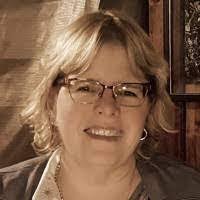 Ellen Pelkey's Instagram, Twitter & Facebook