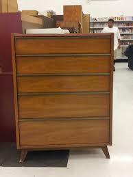 Huntley Furniture Mid Century Modern Dresser 45 00 At The Harrisville Ut Deseret Ind Mid Century Modern Dresser Modern Dresser Mid Century Modern Furniture