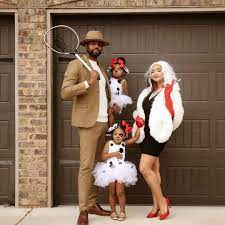 Pop culture moves fast, which is why we have plenty of cool halloween costume ideas based on your favorite film hero, video game character or tv character. 36 Creative Family Halloween Costumes Family Costumes With Baby