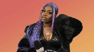 Misharron jermeisha allen (born december 7, 1996) is an american rapper professionally known as asian da brat , asian doll and queen von. Asian Doll Continues To Mourn King Von With Flashback Photos The Shade Tree