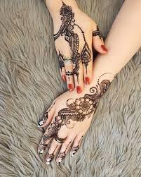 Henna secara umum merupakan pewarna hiasan yang dipakai pada bagian tangan. 10 Desain Henna Cantik Untuk Pengantin Di Hari Pernikahan