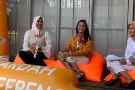 Untuk menjaga staminanya, amanda rawles tidak pernah melewatkan waktu sahur dan meminum air putih. Amanda Rawles Jadi Brand Ambassador Wardah Termuda