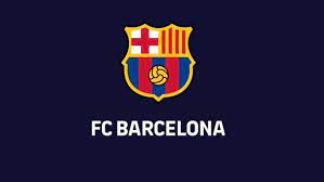 El penúltimo rediseño del escudo del fc barcelona corresponde a la adaptación en el año 2002, que hizo el diseñador claret serrahima.su propuesta decantó por unas líneas más estilizadas, suprimió los puntos que separaban las iniciales del club, abrevió el nombre y redujo el número de puntas. El Barcelona Entiende Que El Nuevo Escudo No Gusta Tema Cerrado