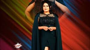 Bigg Boss Kannada Season 8 Kiccha Sudeepa Introduces 17 Contestants Of The Reality Show Tamil » cinema news » bigg boss vaishnavi gets married! bigg boss kannada season 8 kiccha