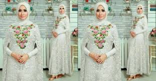 Belanja online fashion di matahari.com banyak keuntungan mulai dari cashback voucher sampai dengan bebas ongkos kirim hanya di matahari.com 30 Model Gamis Brokat Di Bawah Rp200 Ribu Yang Stylish Dan Elegan Updated 2021 Bukareview