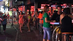 Pattaya kota erotis mungkin tepat rasanya jika disandangkan terhadap kota yang letaknya 115 kilometer dari bangkok, ibukota thailand ini. Video Stok Pattaya City Thailand Bar 100 Tanpa Royalti 4065673 Shutterstock