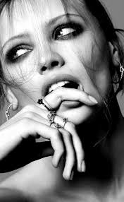 Black And White Jewelry Photography Black And White My Favorite Photo Jewelry Photoshoot Jewelry Photography Styling Jewelry Model