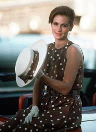 Pretty woman has now turned 25 years old this year, and it's easy to remember certain elements about it, especially the fashion sported by roberts' character vivian. Julia Roberts Takes Fashion Cues From Pretty Woman S Vivian At The Polo On The Weekend Grazia