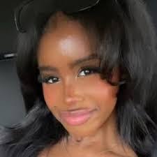 Anna Renn's Instagram, Twitter & Facebook