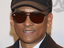 Ich glaub an dich, ich bau auf dich, ich brauche dich wie sonst nichts auf dieser welt. Wegen Krankheit Darum Tragt Xavier Naidoo Sonnenbrille