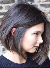 Coupe courte femme 2019 pour cheveux ondulés en chatain cuivré. Incredible Blunt Bob Haircut Styles For 2019 Womenshaircuts Otroliga Trubbiga Bob H Coupe De Cheveux Style De Cheveux Courts Coiffure Carre Mi Long