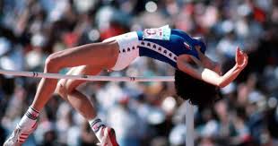 Her first international result was at the 1971 european championships in helsinki, where she ended 9th with a 178 cm jump.her first international success was at the 1976 in montreal, where she won a silver medal, with a personal best of 1.91 m, and was. Sorella Sara Medvedev Il Numero Uno Non Ufficiale