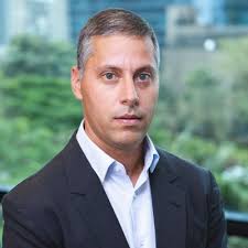 Hoje foi meu último dia no BNY Mellon, empresa na qual eu respeito e  admiro. Passei 11 anos e meio, só posso dizer que foi uma jornada incrível.  Aprendi muito, cresci e