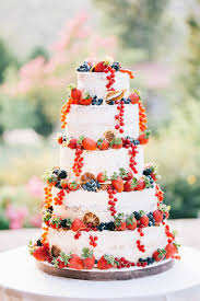 This Rustic Cake Dripping With Forest Fruits Cool Wedding Cakes Wedding Cake Rustic Wedding Cake Forest