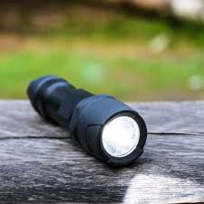 Selalu siapkan lilin dan korek api di rumah. Perlu Lampu Senter Untuk Keadaan Darurat Ini Rekomendasi Lampu Senter Emergency Untuk Anda 2020