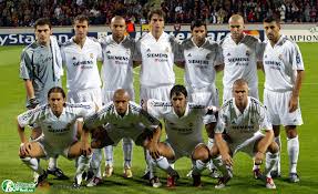 皇家馬德里足球俱樂部（西班牙語：real madrid club de fútbol）通稱為皇家馬德里，是一家位於西班牙首都馬德里的足球俱樂部。 皇家馬德里成立於1902年3月6日，原名為 . æŒºè¶³çƒ ä¸çŽ©åå¹´15å¹´å‰çš‡é¦¬éŠ€æ²³è‰¦éšŠå…ˆç™¼é™£å®¹ä½ èªå¾—å¹¾å€‹