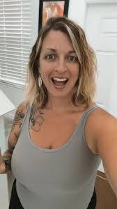 Amanda Rennie's Instagram, Twitter & Facebook