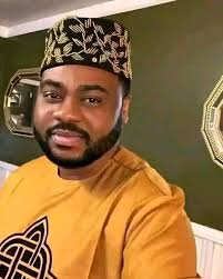 Our Pastor Eben Potts, Sebastián and Principal giving back to the  community. Touching young hearts.