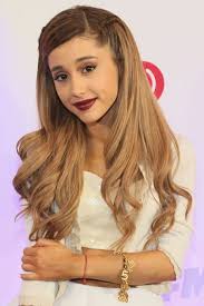 Ariana grande stuns in her new cover art for her upcoming single, focus, rocking platinum blonde hair. Ariana Grande S Beauty Evolution Her Best Hair And Makeup Looks Teen Vogue