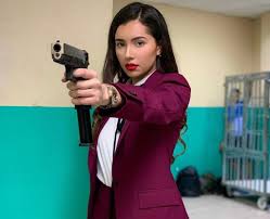 1961 v taipo nedaleko hong kongu chudé čínské rodině. Malaysian Actress Amelia Henderson Gets Into Action Mode For J2 J Retribusi The Star