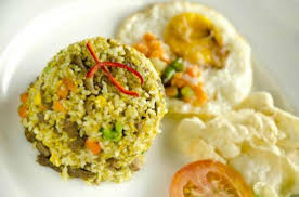 Kng daghan kwarta, adto sa jollibee. Ayam Ngohiong Picture Of Nom Nom Eatery Bandung Tripadvisor