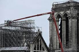 The most famous of the gothic cathedrals of the middle ages, it is distinguished for its size, antiquity, and architectural interest. En Images Notre Dame De Paris Le Demontage De L Echafaudage A Commence