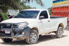 Vehículo persigue e intimida a corresponsal de Prensa Libre en Petén