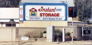 Our bilingual manager is ready to assist you! Storage Supplies In Bakersfield Ca At Instant Mini Storage