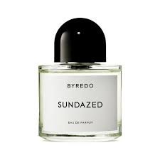 These 17 Perfumes Smell Like Vacation So I M Wearing Them At Home In 2020 Fragrance Bottle Perfume Fragrance