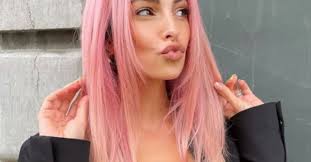 Compleet nieuwe look voor Anna Nooshin