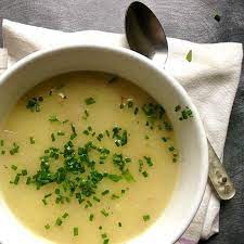 You Wouldn T Think That A Water Based Soup With Just A Few Ingredients Could Be So Flavorful And Satisfying Bu Potato Leek Soup Recipes Easy Appetizer Recipes
