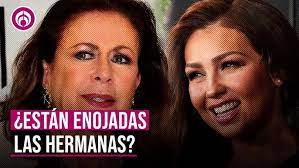 Laura Zapata enojada con su hermana Thalía por no felicitarla en su  cumpleaños? - YouTube
