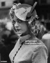 17 Photos & High Res Pictures